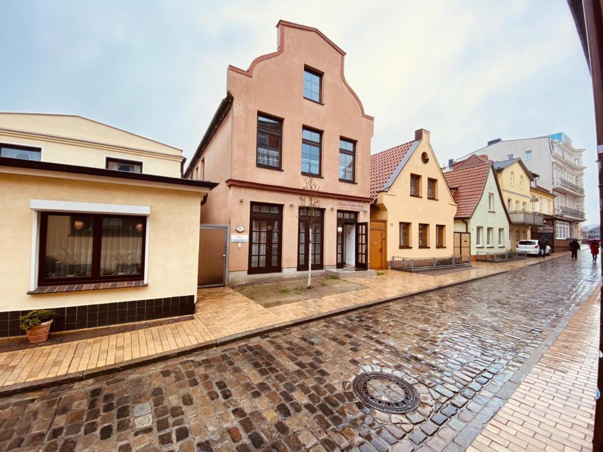 Captain Hook: Dz Jolle, In Leuchtturmnaehe Apartment Rostock